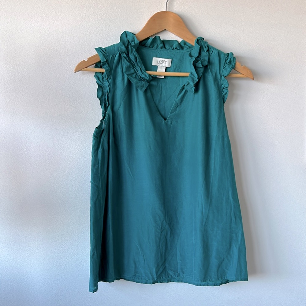 LOFT ruffle sleeveless top